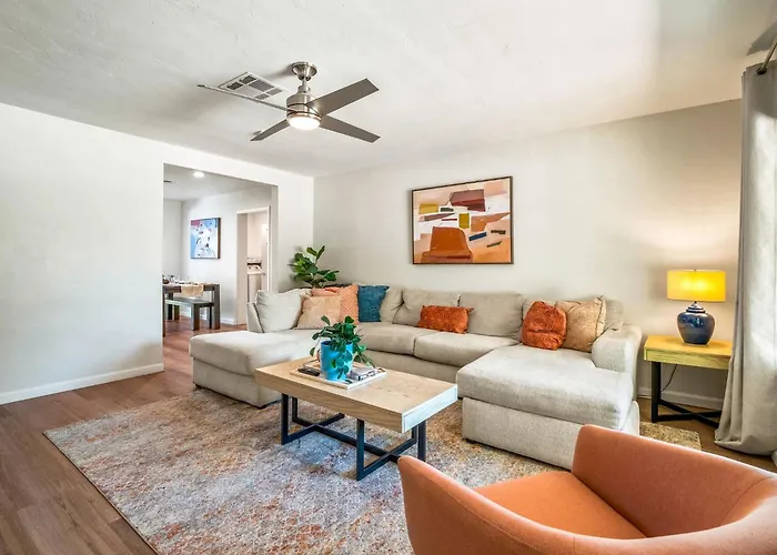5br Sleeps 10 Hot Tub Fire Pit Games & Walk To Asu Holiday home *