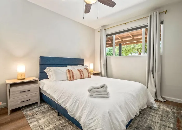5br Sleeps 10 Hot Tub Fire Pit Games & Walk To Asu Holiday home